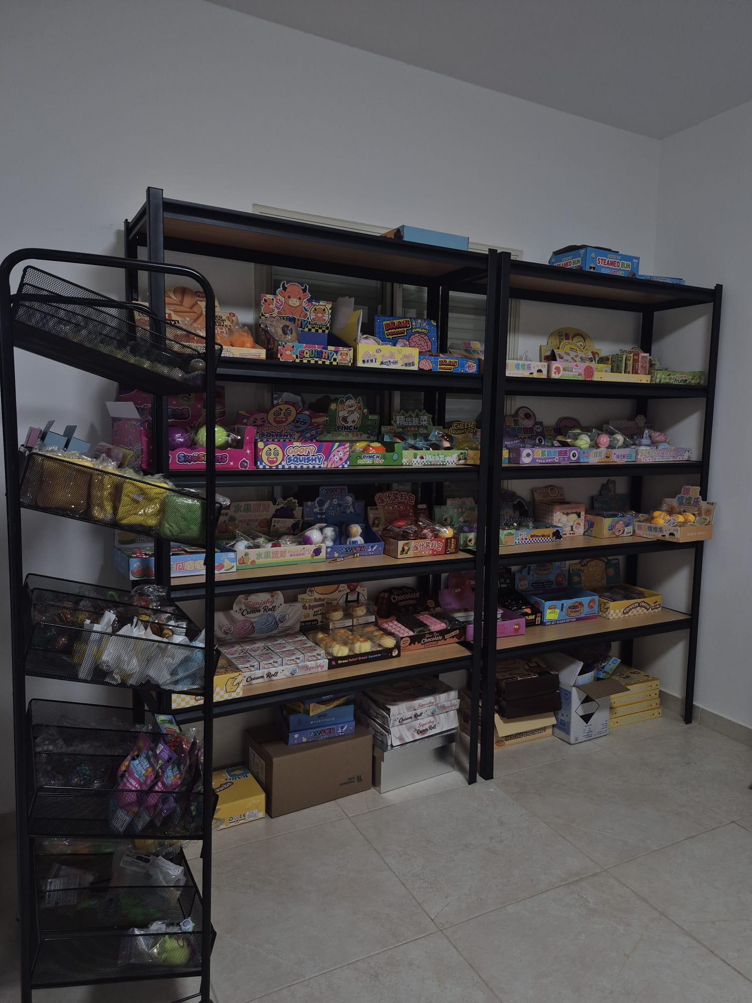 تشكيلة السكويشي الفعلية على رفوف متجر مها